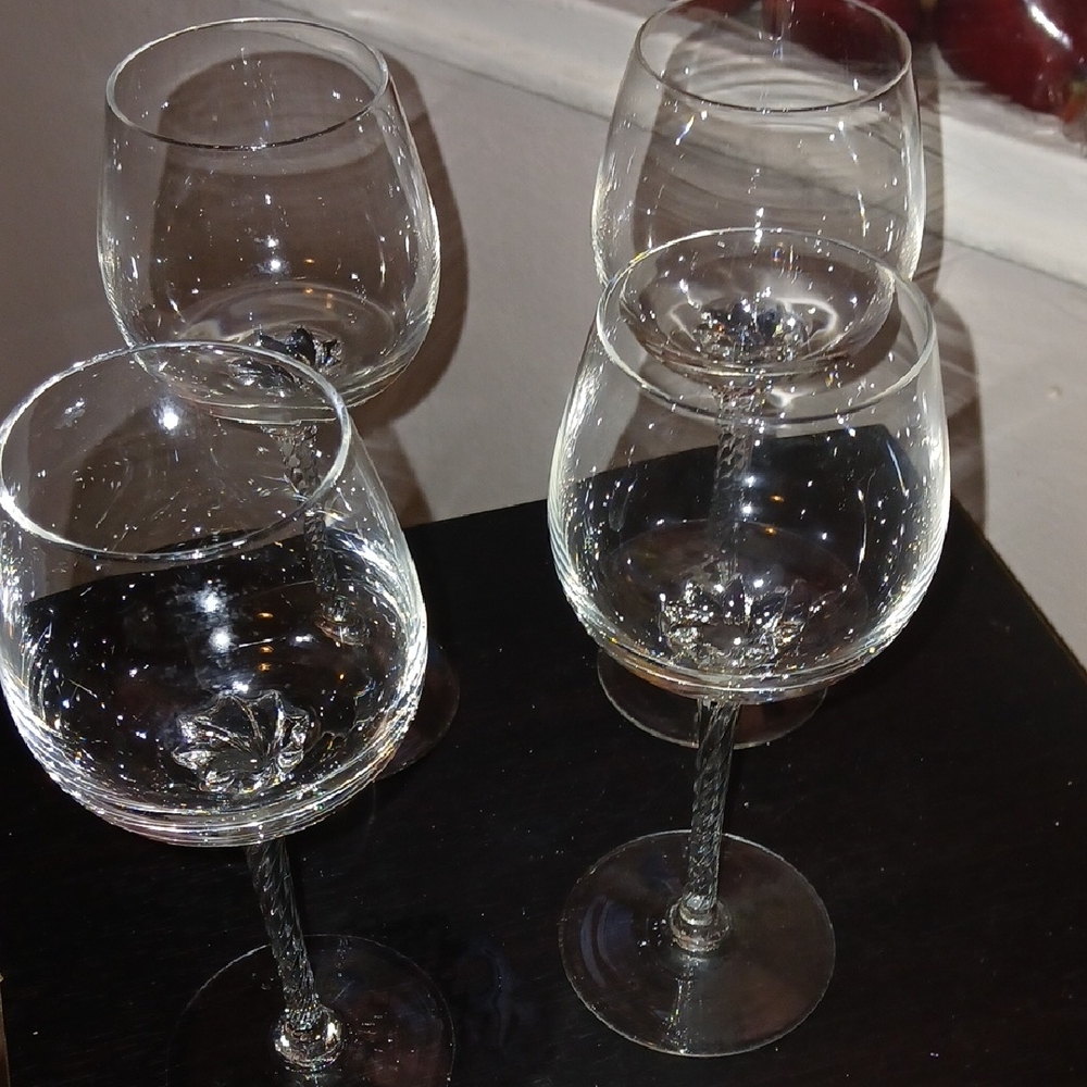New York & Company Clear Wine Glass Set